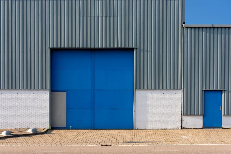 Galpão industrial — aplicação de artefatos de concreto